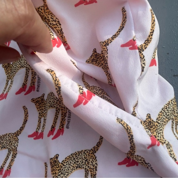 Bouffants & Broken Hearts Cheetah Pajama Set Size Medium Pockets Drawstring Pink - Picture 11 of 11